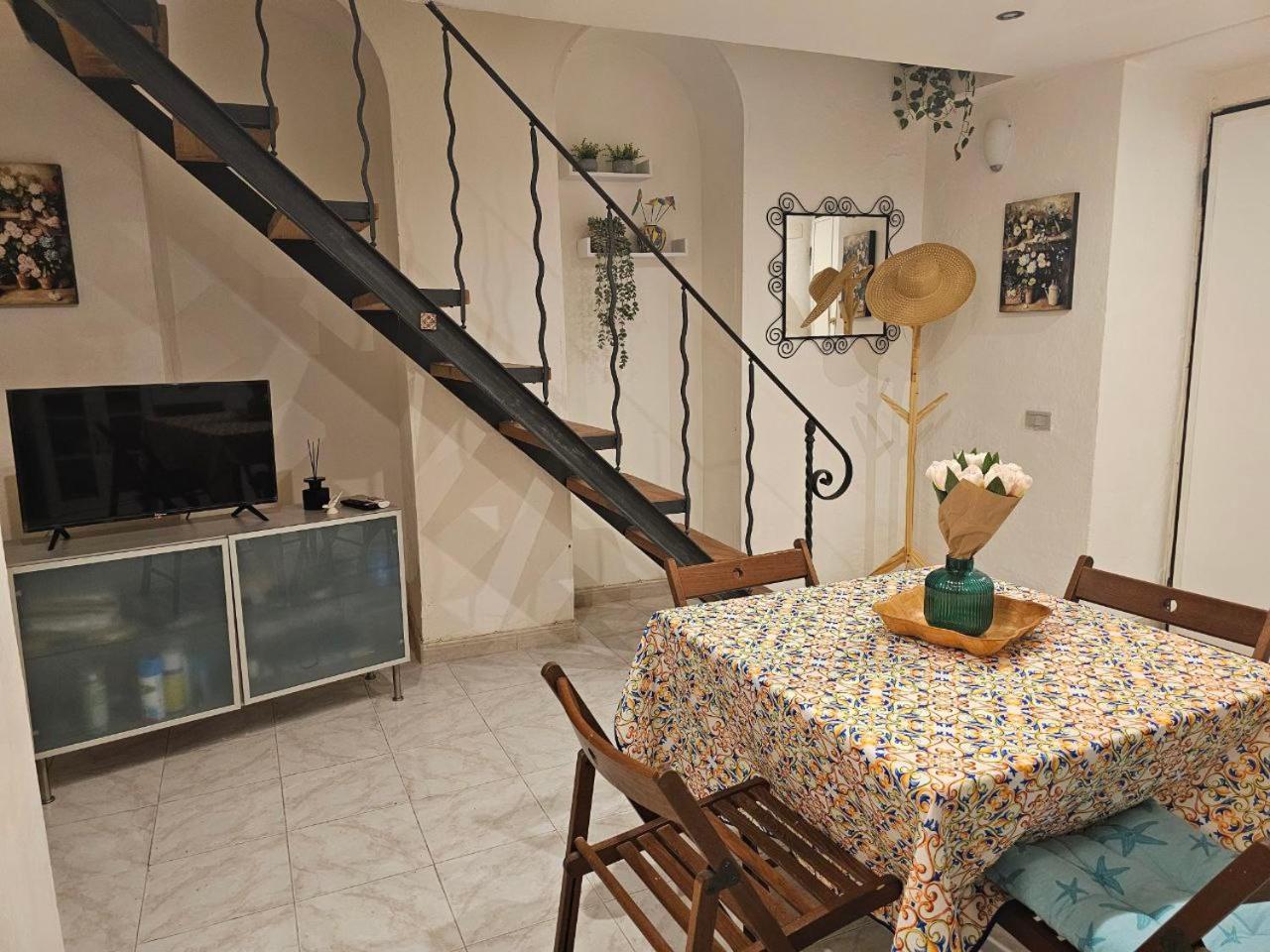 La Maison Bouganville ซาแลร์โน ภายนอก รูปภาพ